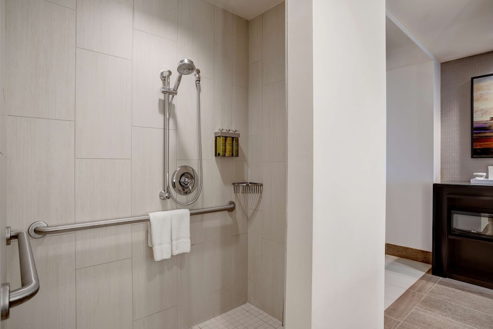 HILTON DALLAS/PLANO GRANITE PARK 14/88
