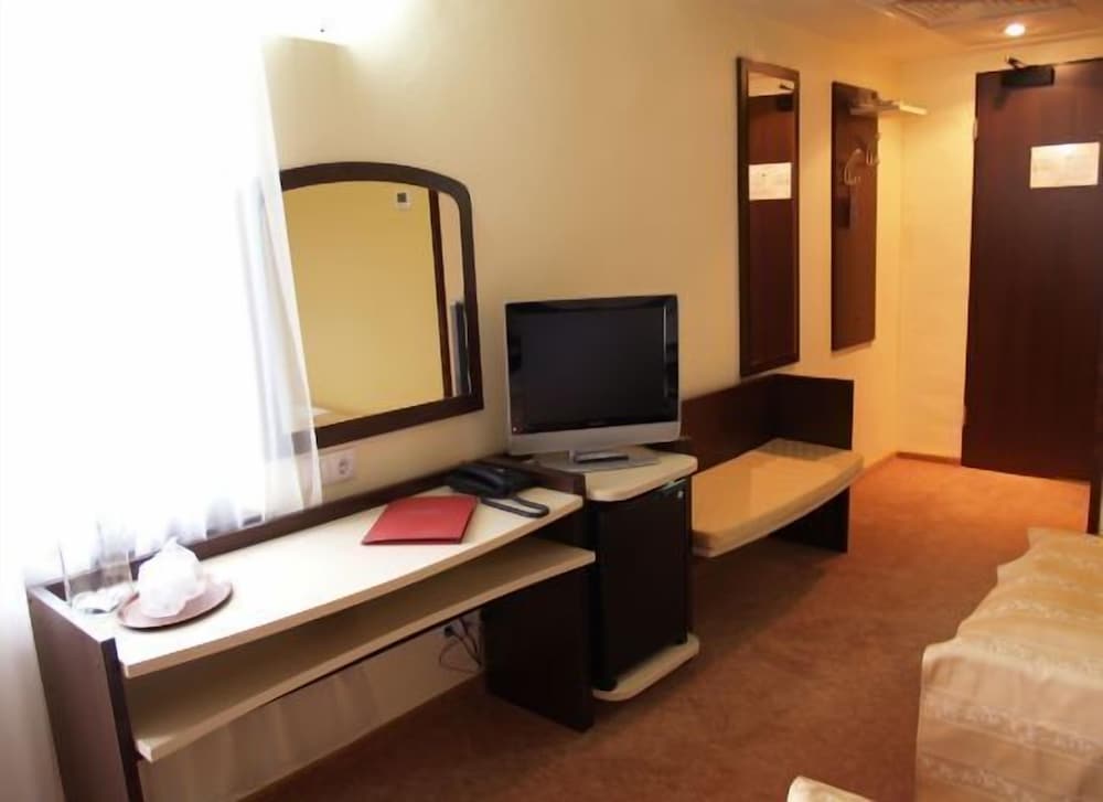 Hotel Rapsodia 44/46