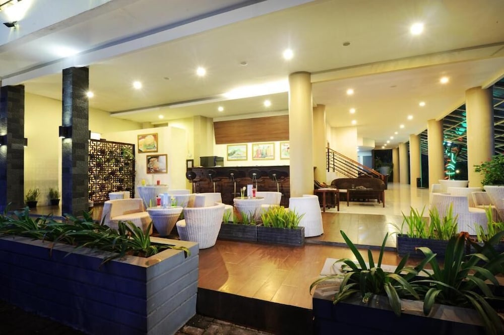 Palace Hotel Cipanas 16/39