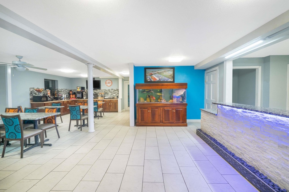 Howard Johnson By Wyndham Aiken 4/17