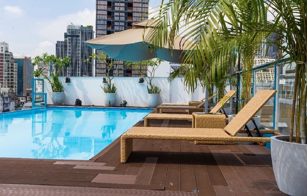 Sapphire Hotel Silom Bangkok 42/48