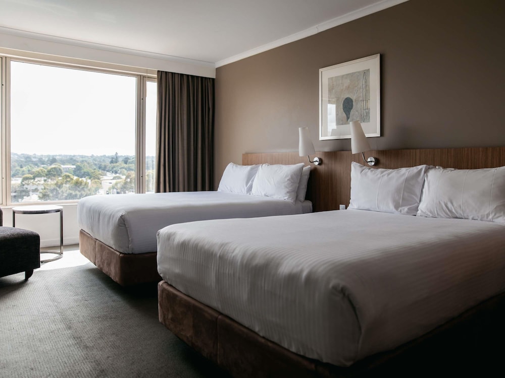 Mercure Sydney Parramatta 15/50