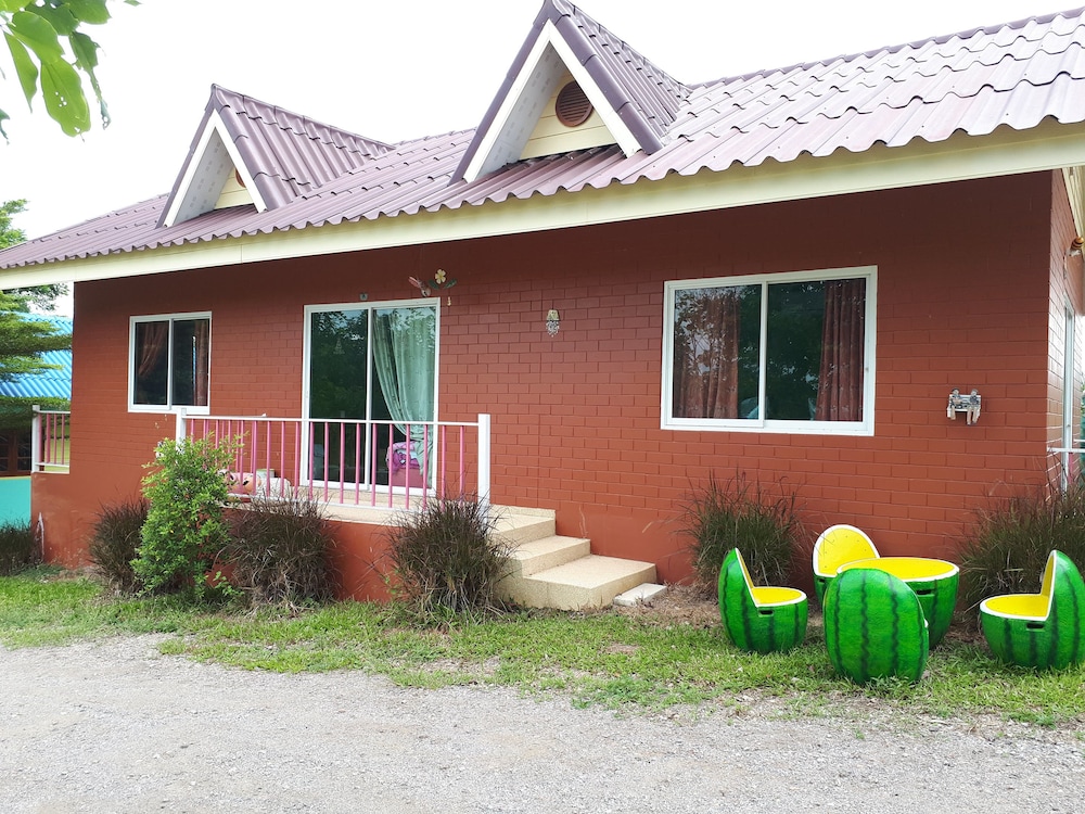 Rai Phurak Resort 5/50