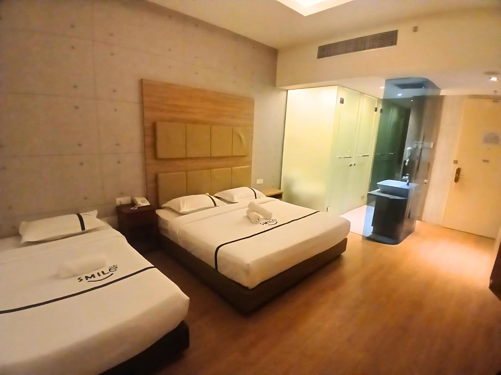 Family 3, 1 Queen and 1 Single Bed