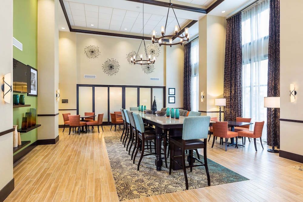 Hampton Inn & Suites Philadelphia Montgomeryville 28/37