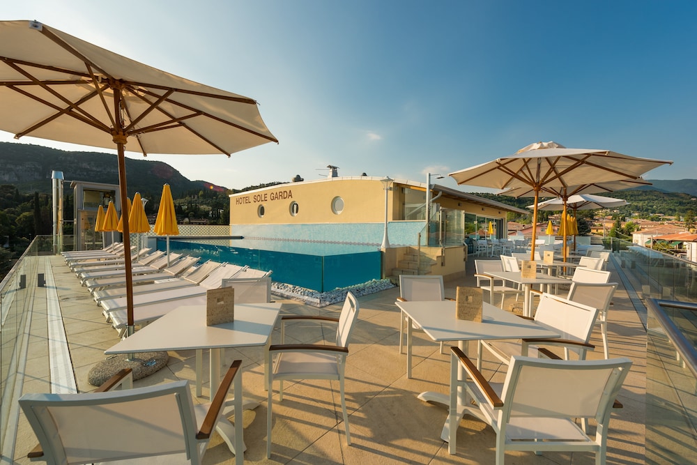 Sky Pool Hotel Sole Garda 56/68