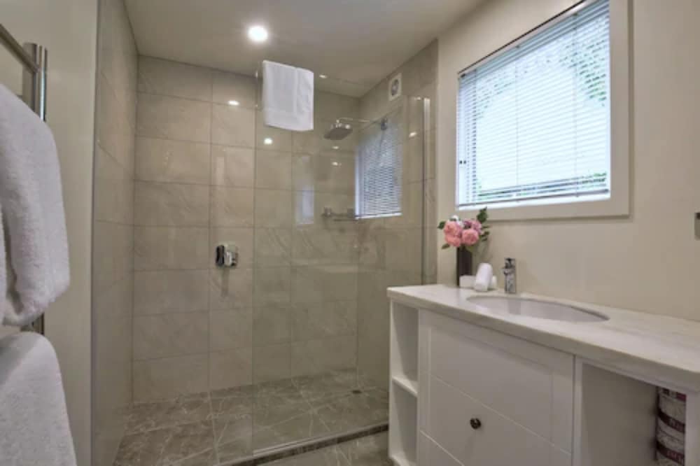 Queenstown House Boutique Bed and Breakfast and Apartments 49/50
