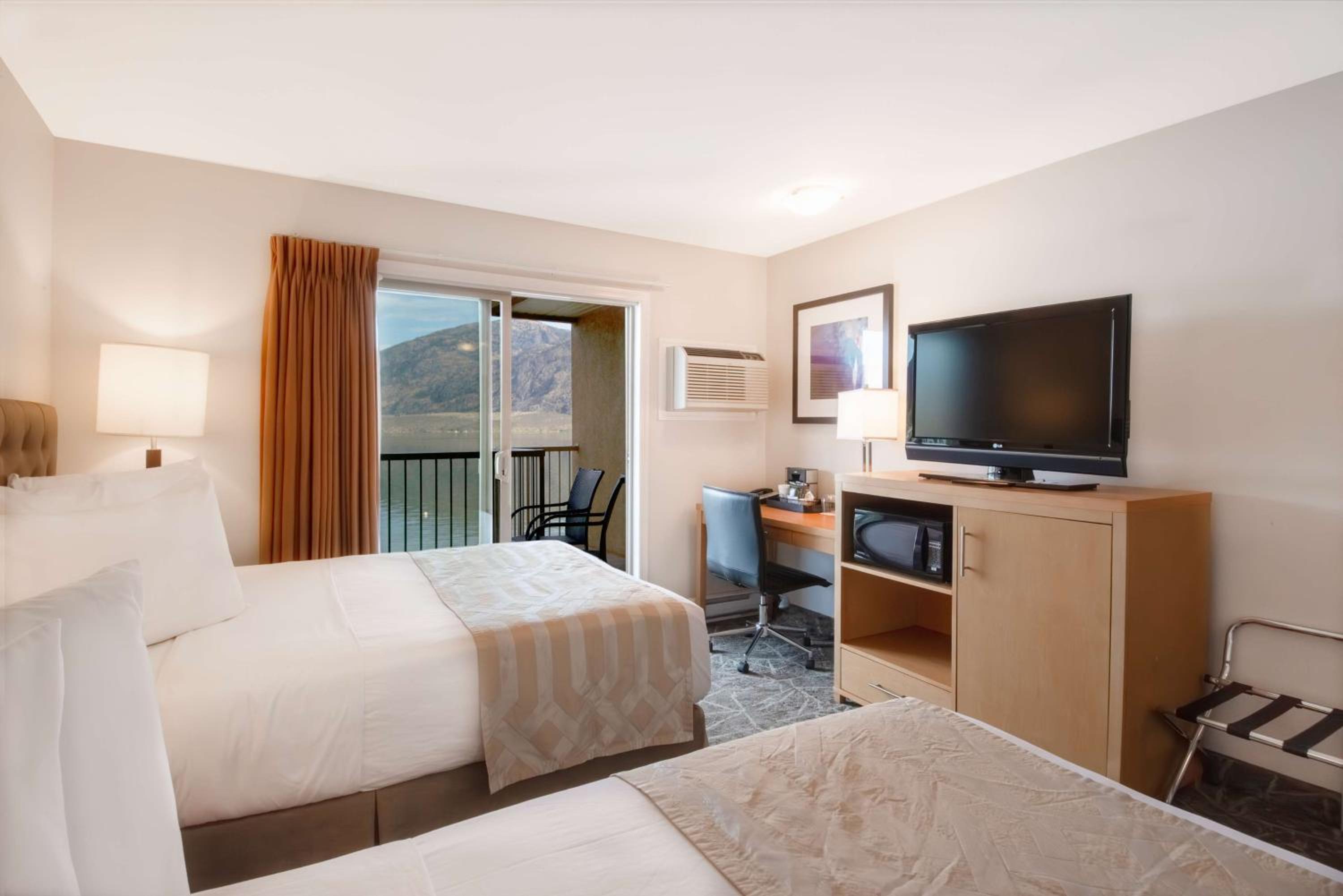 Coast, 2 Queen Beds