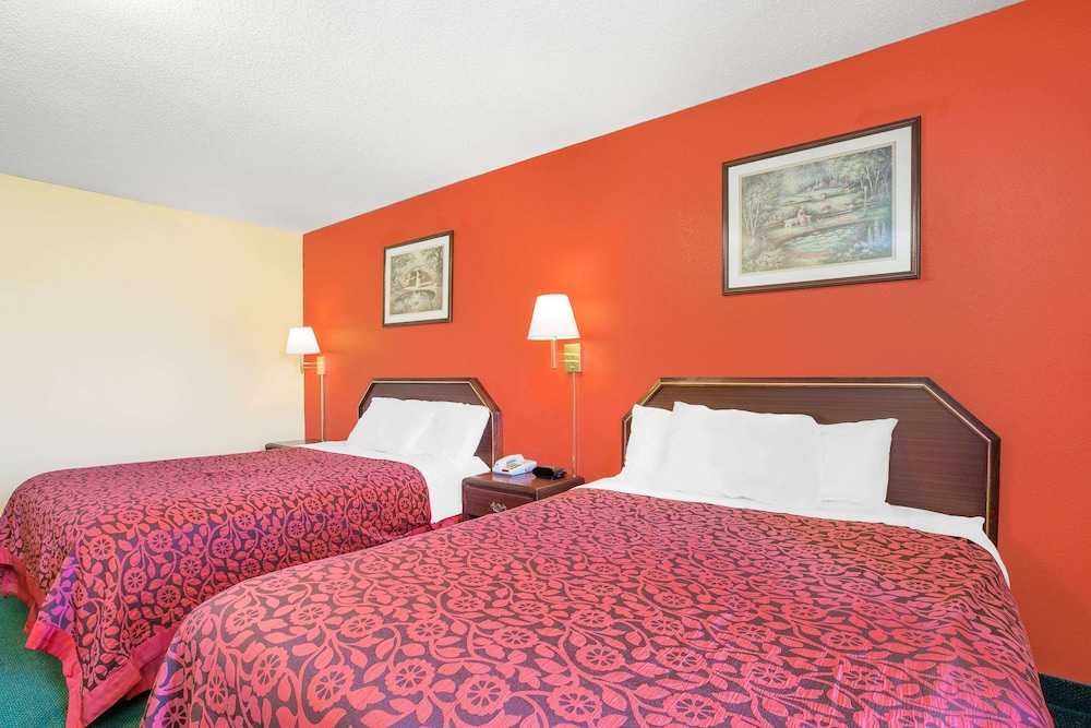 Days Inn by Wyndham Lincoln, AL 21/50
