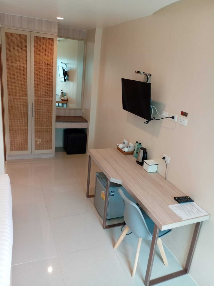 The Way Patong Hotel 40/50