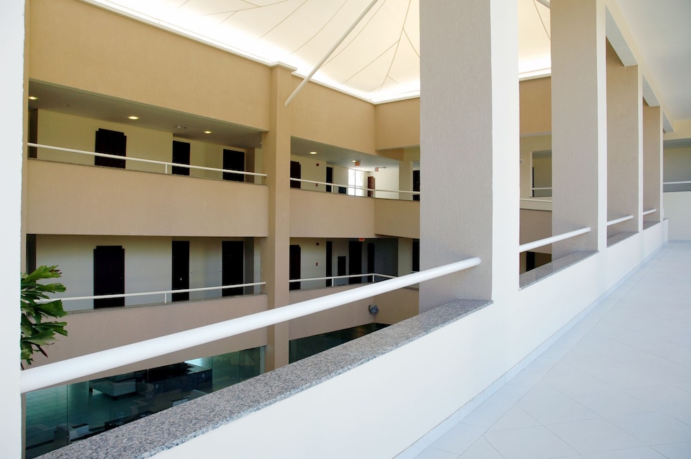 Bahia Plaza Hotel 4/66