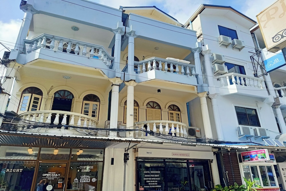 Sonya Residence 2/60