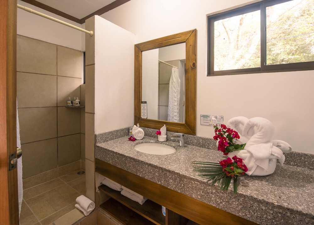 غرفة سوبيريور بسرير مزدوج، Hacienda Guachipelin Hotel 9/9