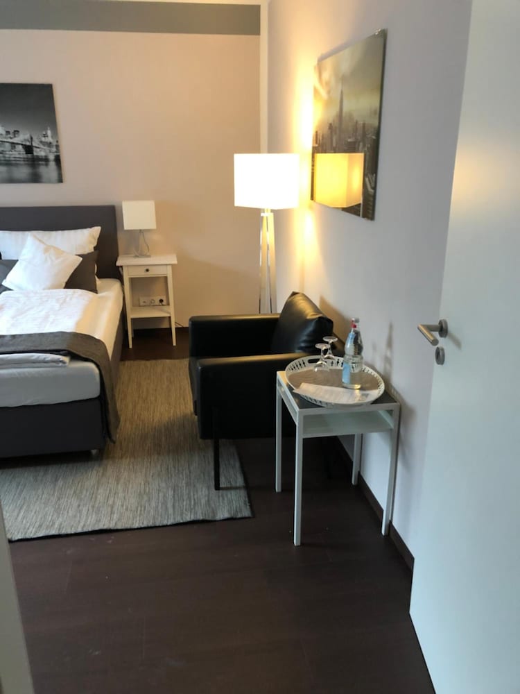 Hotel Restaurant zum alten Postwagen 32/50