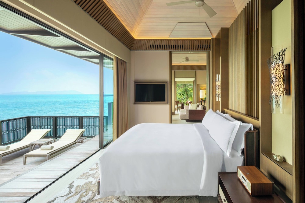 1 Bedroom, Villa, King Bed, Ocean Front, Balcony