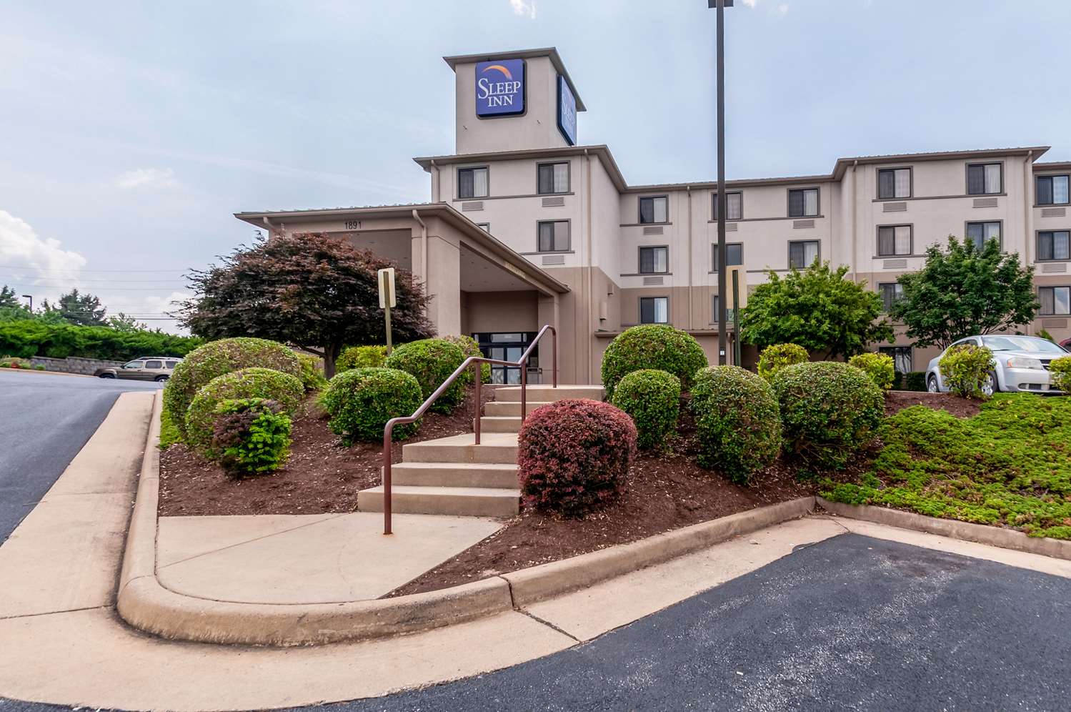 Sleep Inn and Suites Harrisonburg Near University 37/38