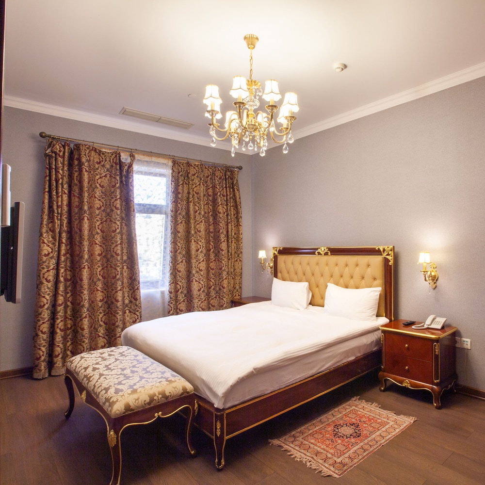 Shah Palace Hotel 20/77