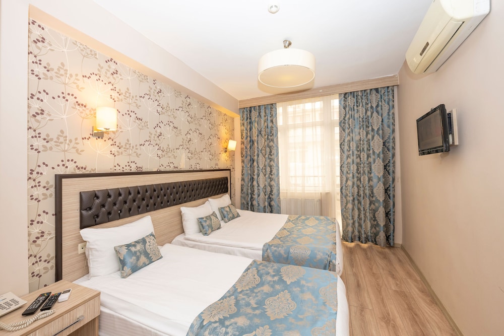 TUGRA HOTEL 30/65