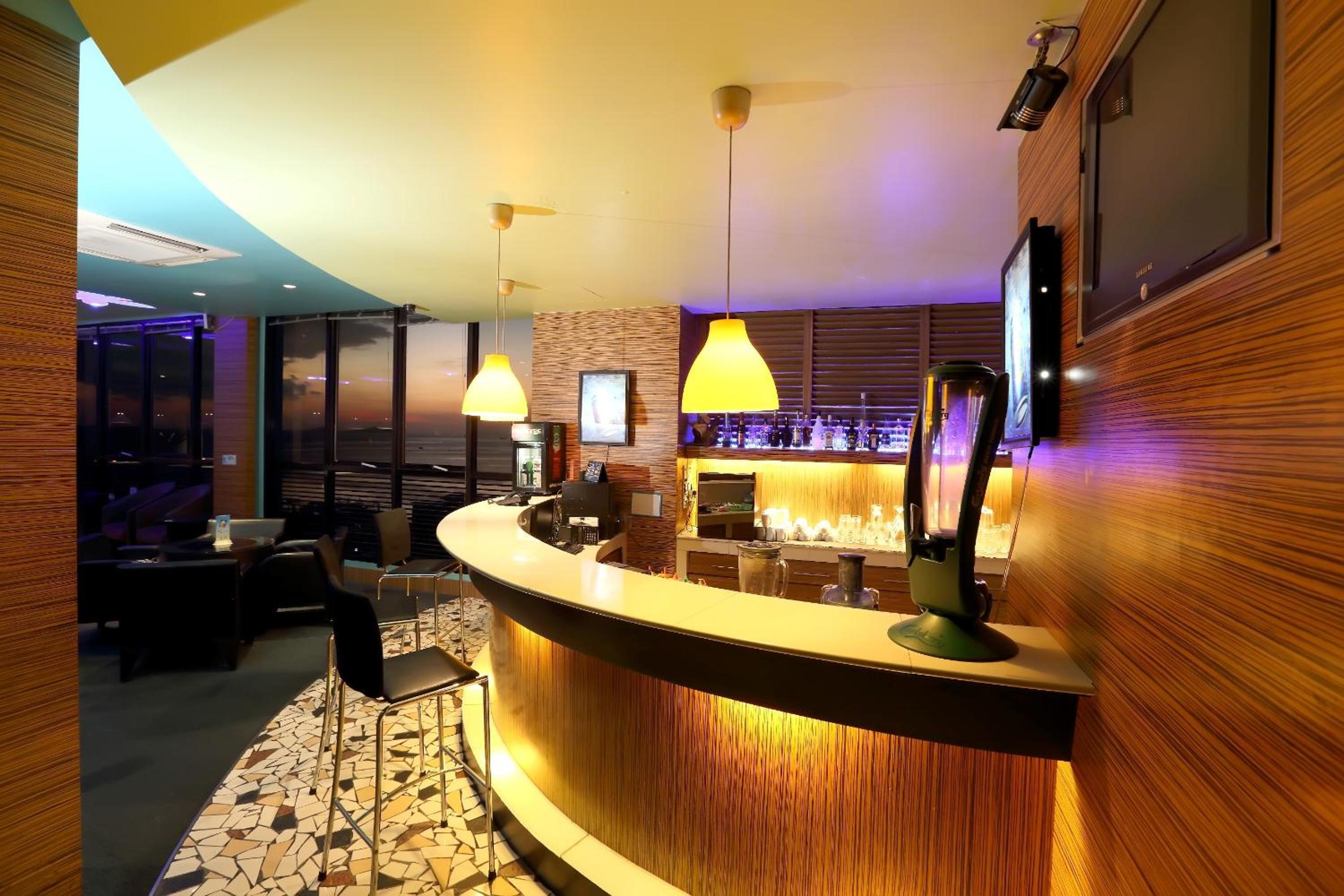 HOTEL MAXIMILLIAN 31/55