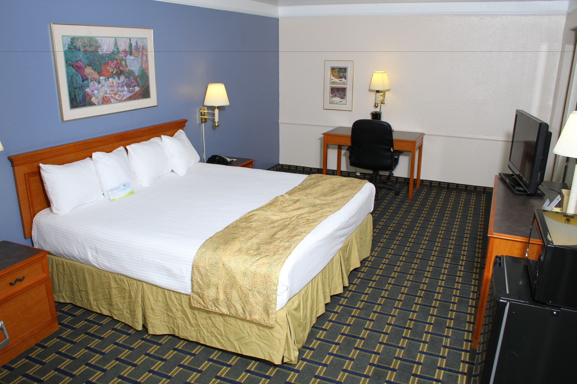 Room, King Bed, Smoking, Accessible