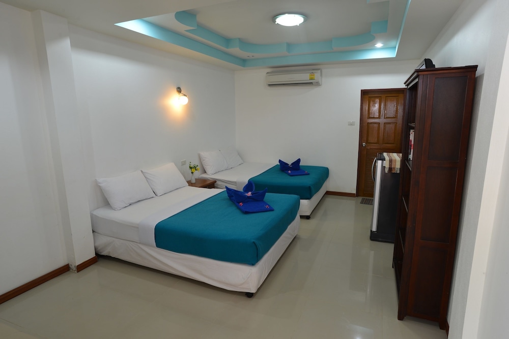 Sangthian Beach Resort 24/60