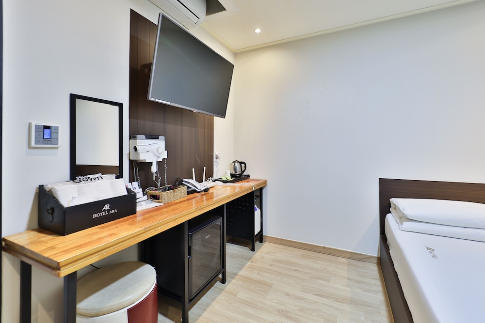 Ara Hotel 33/50