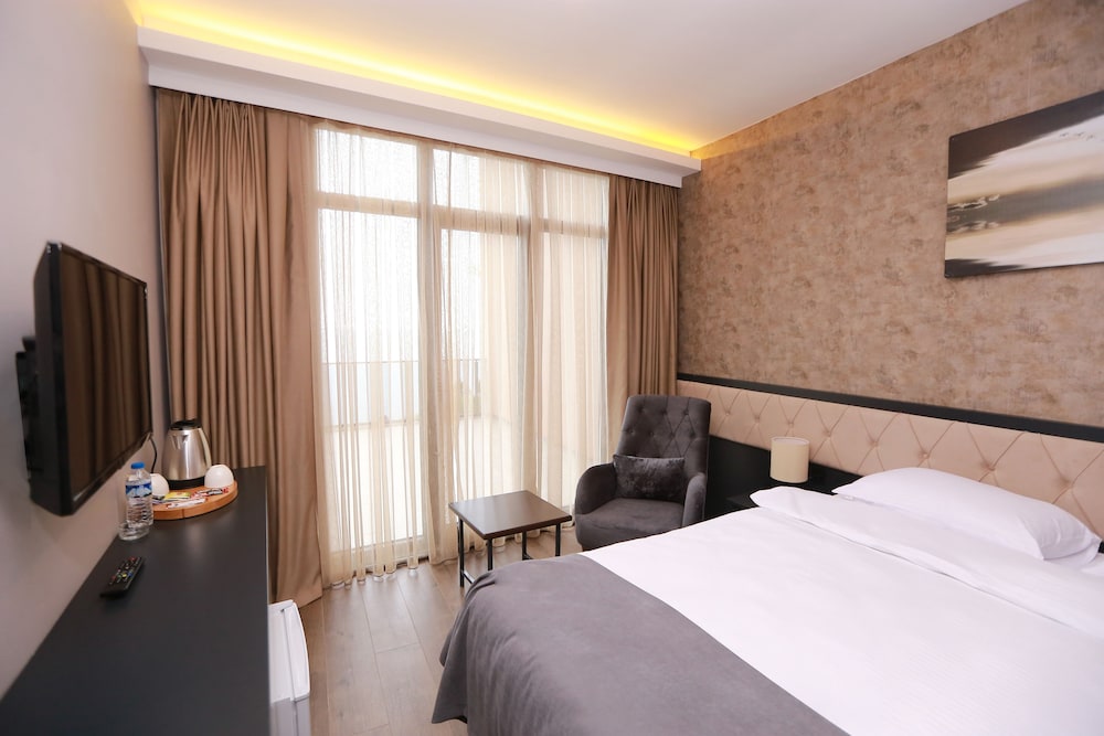 Pentahor Hotel 6/21