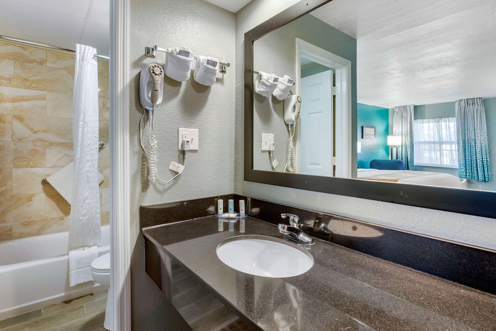 Quality Inn Bradenton North I-75 17/39