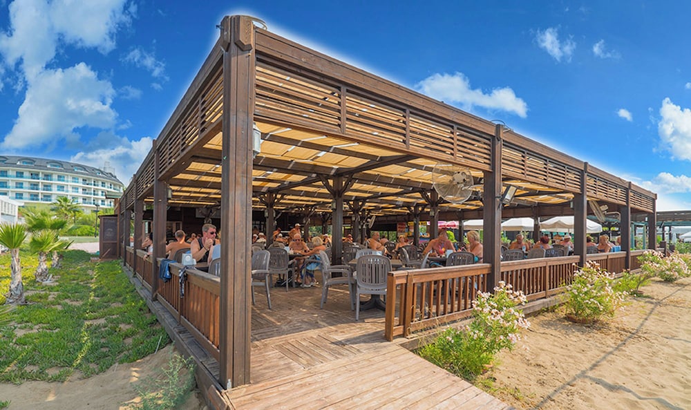 Side Breeze Hotel in EVRENSEKI