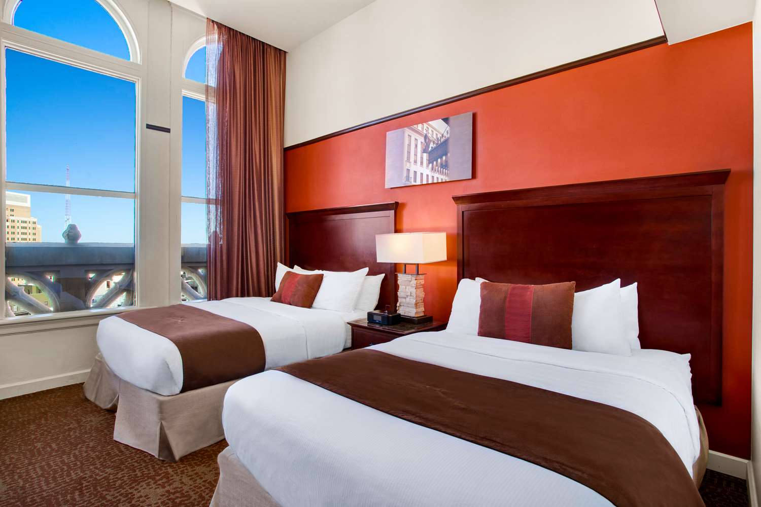 Room, Queen Bed, Alamo View
