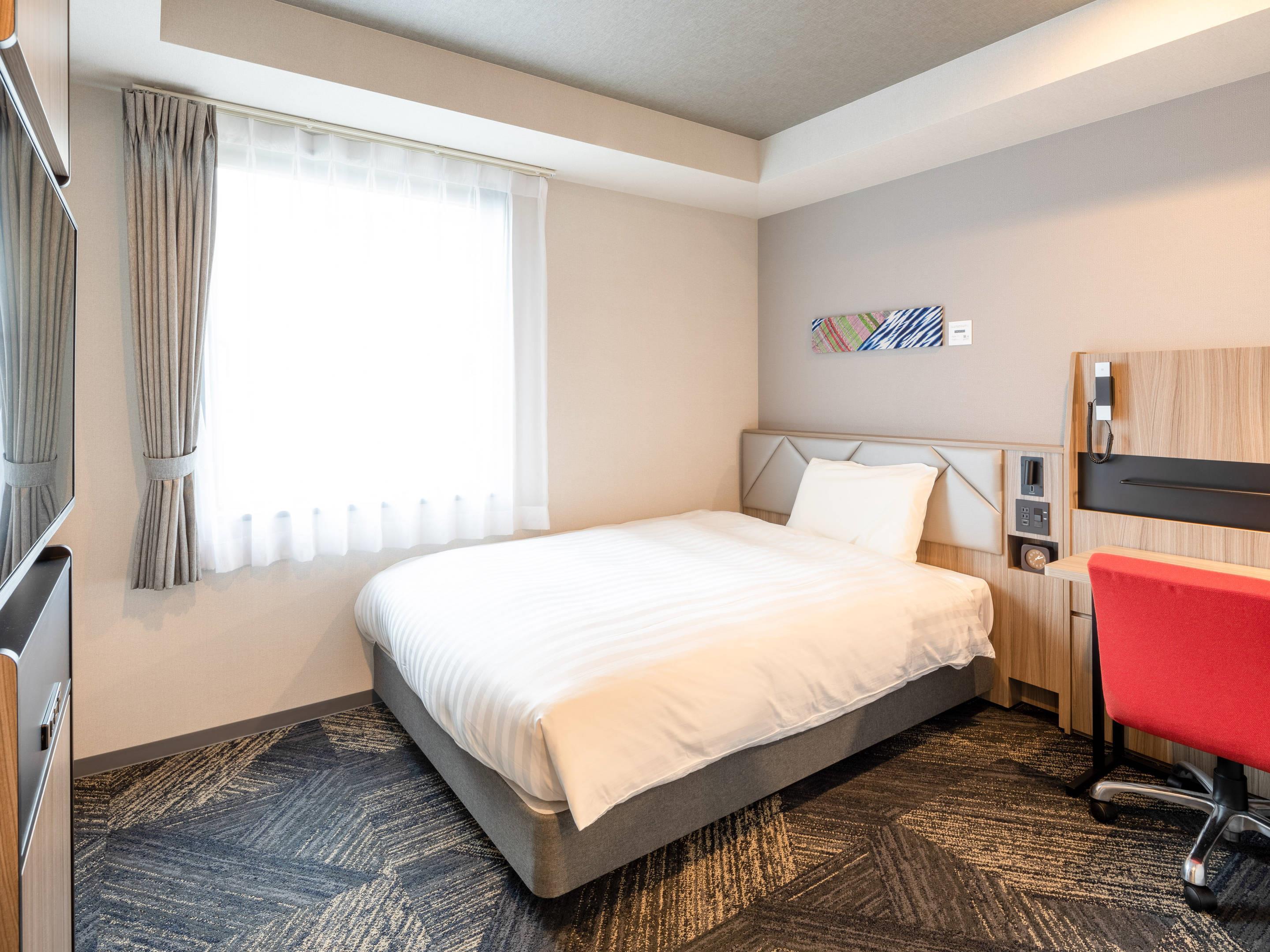 ROOM, DOUBLE BED