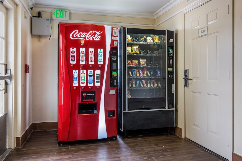 休斯顿东红屋顶酒店(Red Roof Inn Houston East - I-10) 图片2