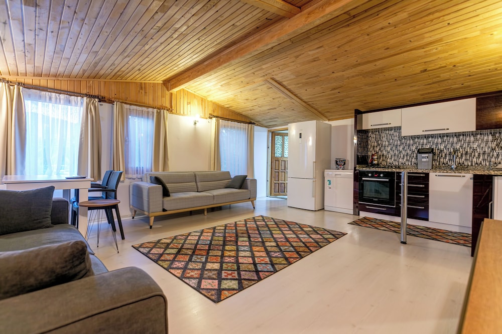 Etenna Bungalow 61/84