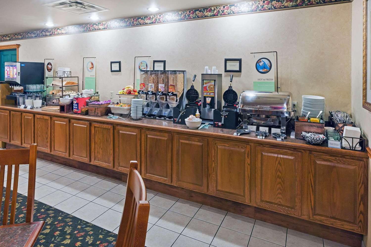 Country Inn & Suites by Radisson, Chambersburg, PA 12/15