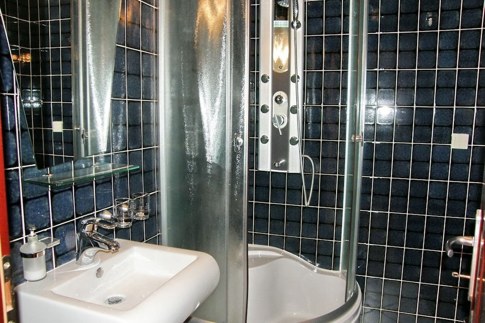 Villa Roses Apartments & Wellness 42/50