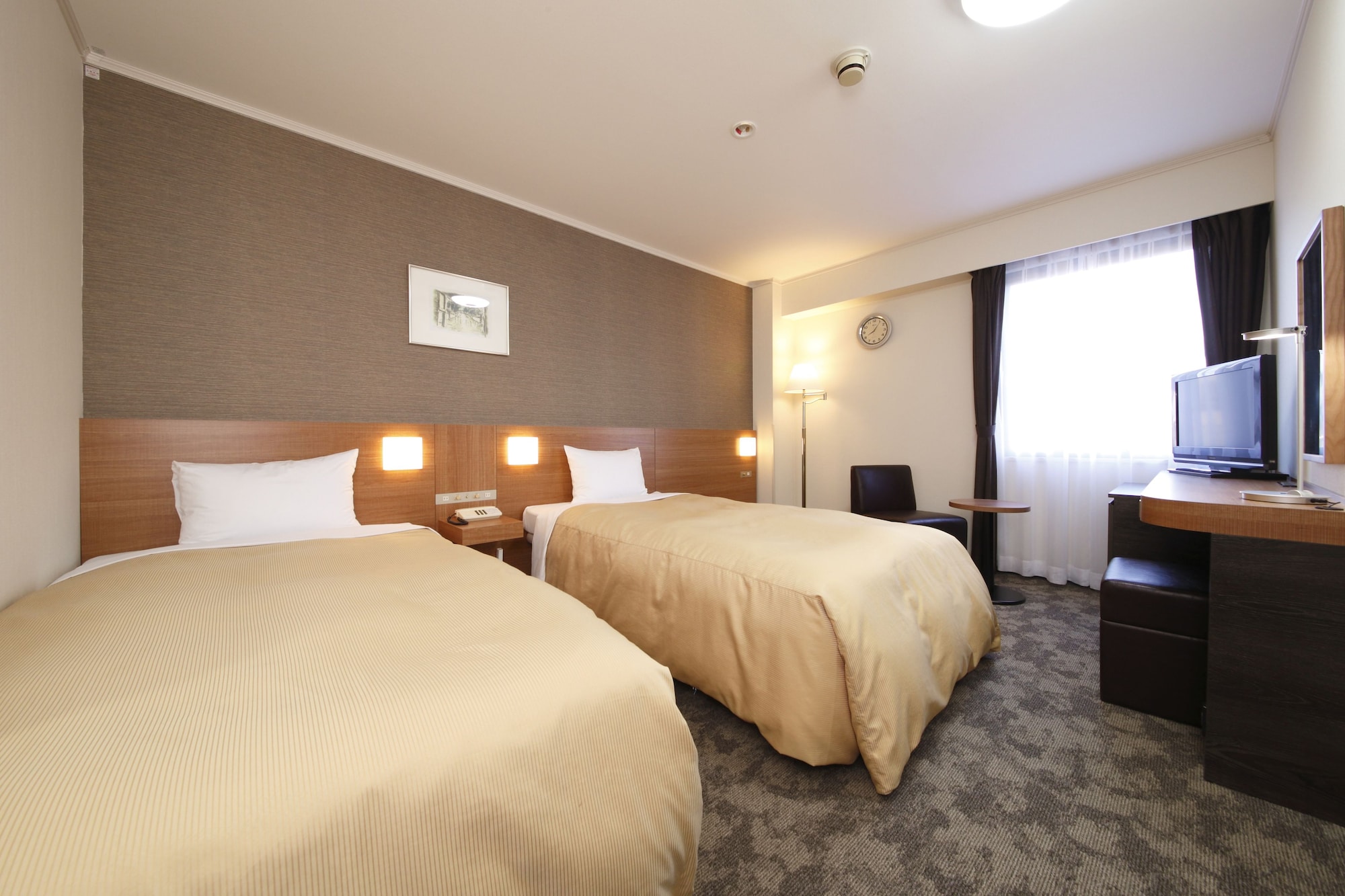 ROOM, TWIN BEDS