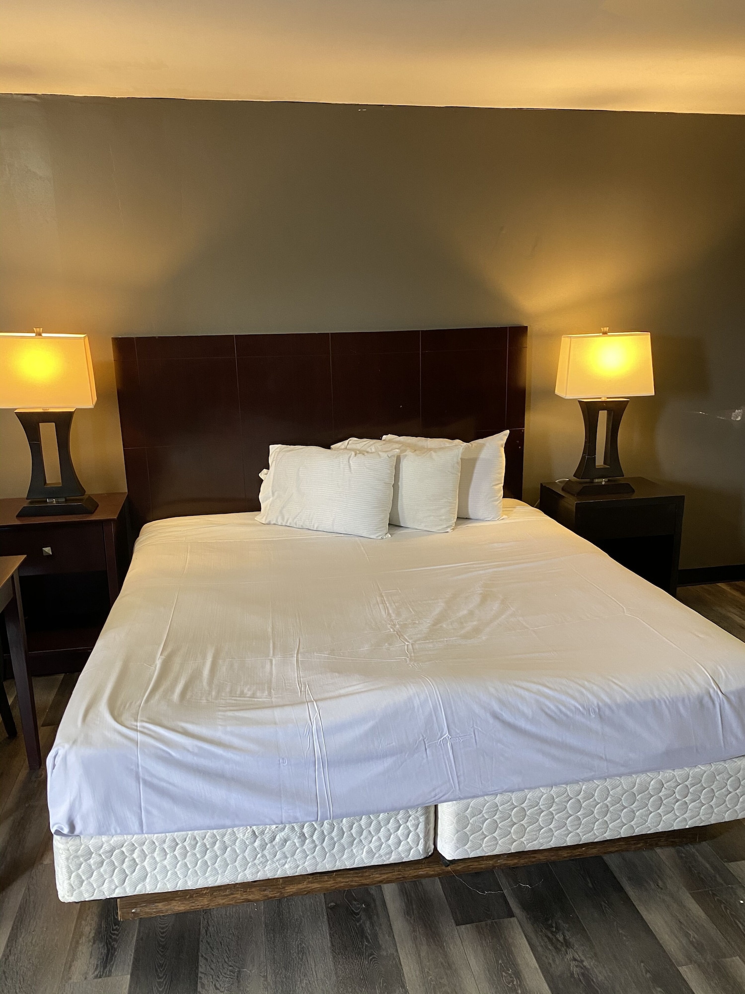 Room, King Bed, Smoking