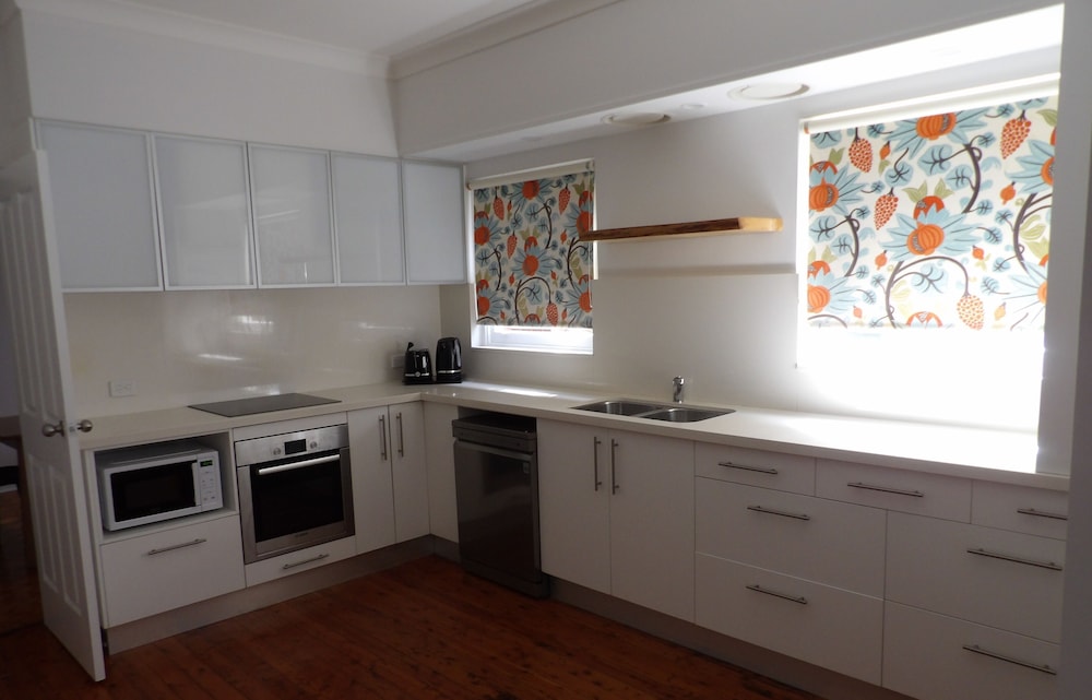Belmore All-Suite Hotel 34/54