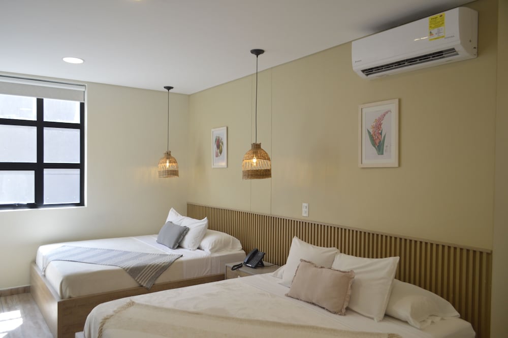 DELUXE, DOUBLE BED