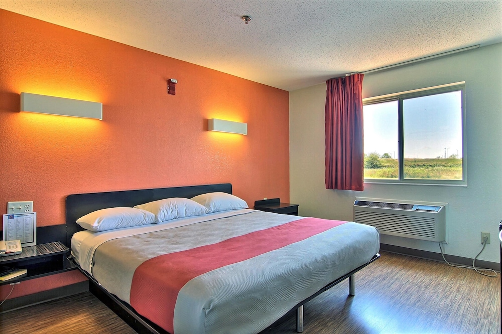 Motel6 Gilman, IL 25/50