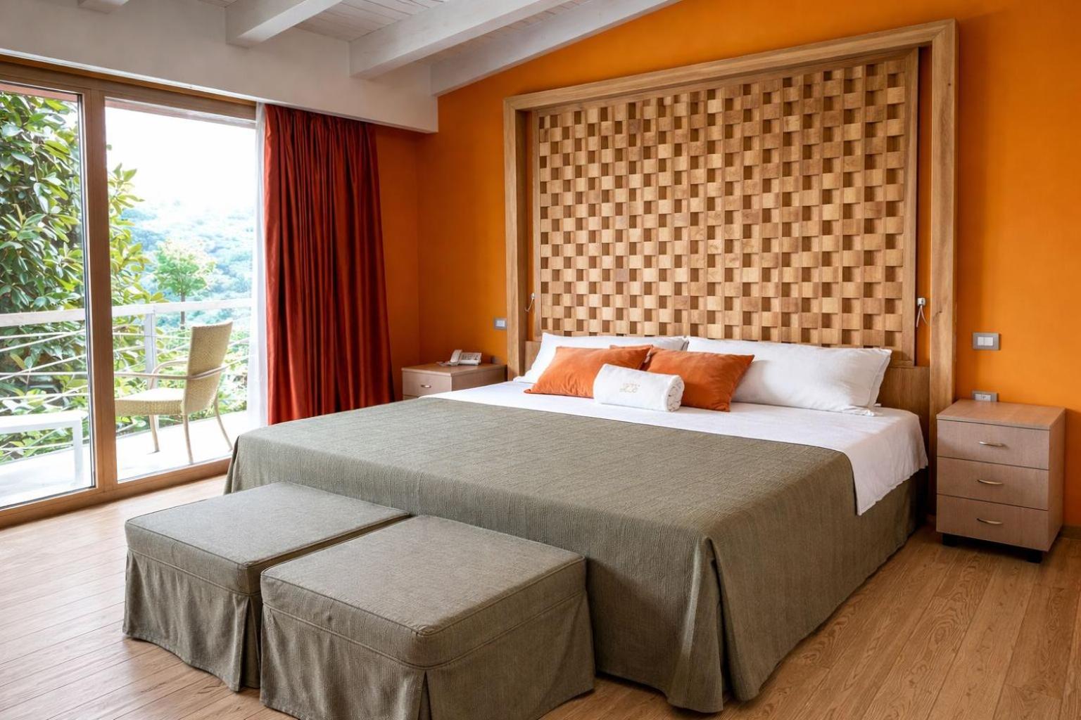 Deluxe, Double Bed, Bathtub