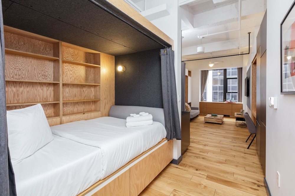 PLUS, STUDIO, ACCESSIBLE