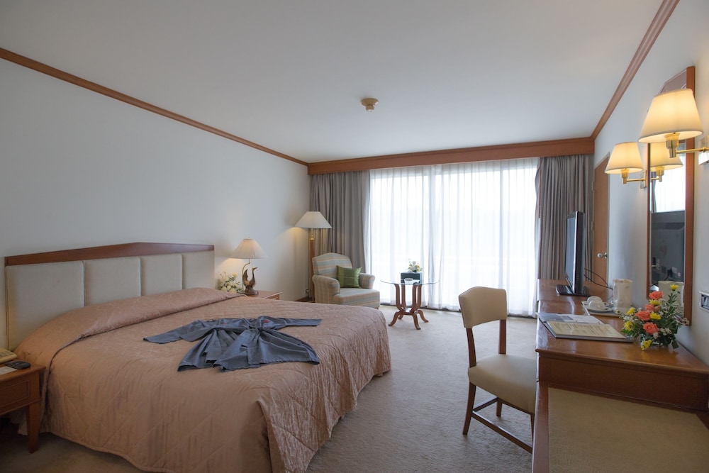 DELUXE, DOUBLE BED