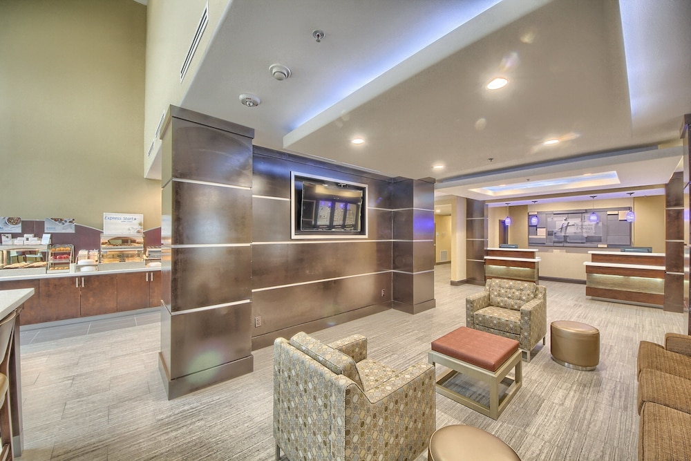 Holiday Inn Express And Suites Carrizo Springs 10/40