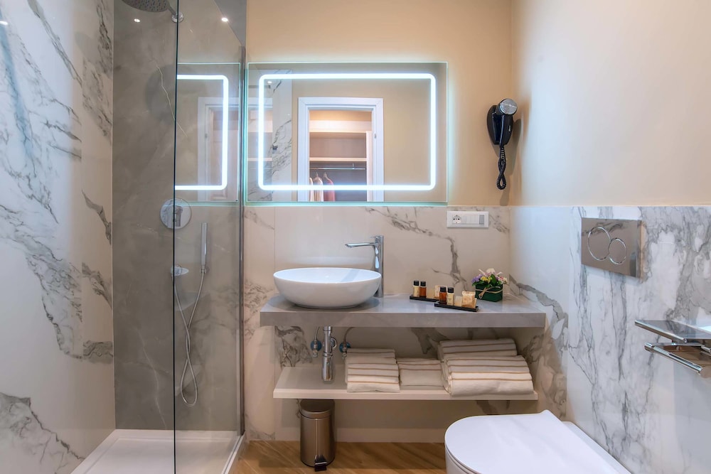 The Boutique Hotel (ex Joli) 53/59