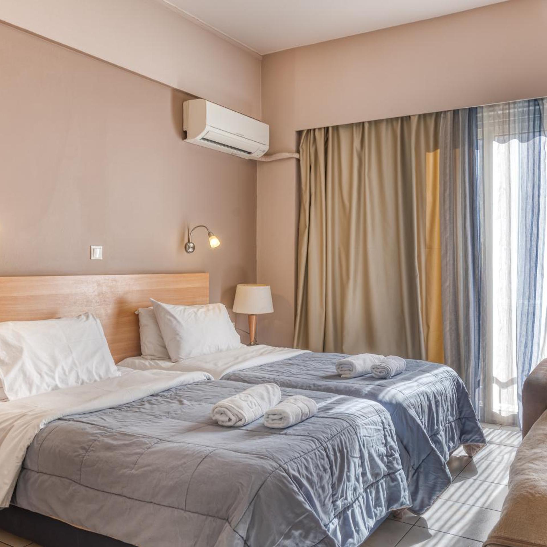 Room, Triple