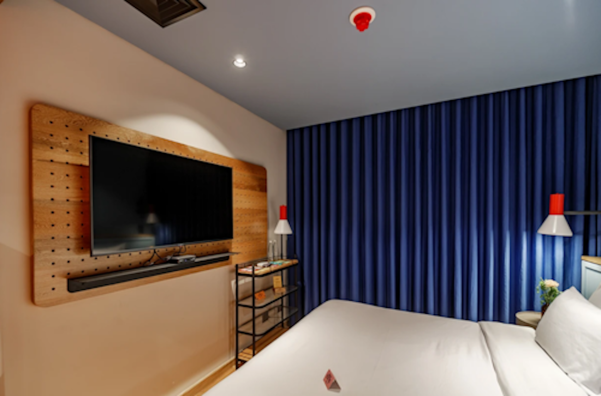 SUITE, 2 QUEEN BEDS, HOT TUB