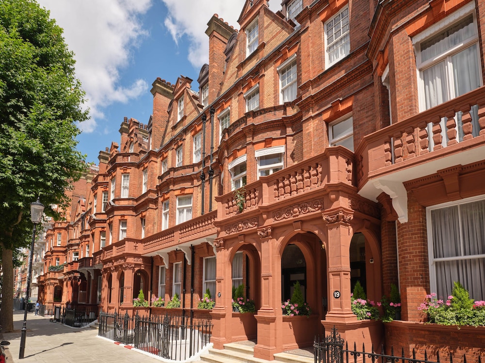 The Apartments by The Sloane Club 2/45