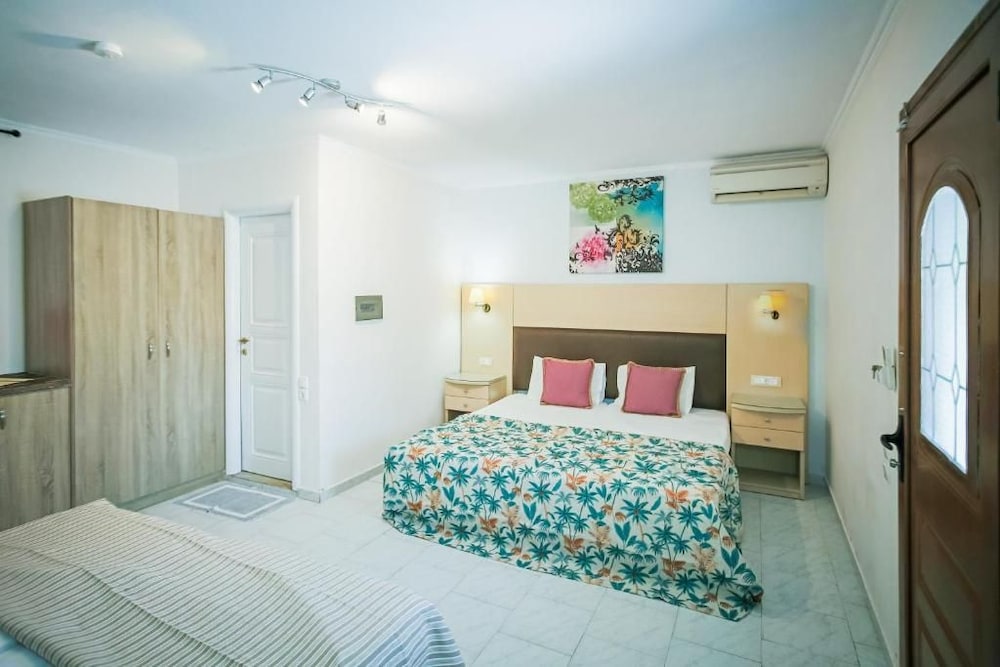 Rose Club Hotel 16/50