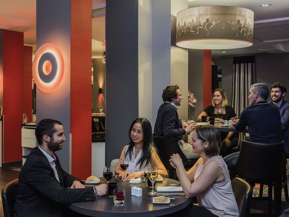 Mercure Paris Velizy 10/74
